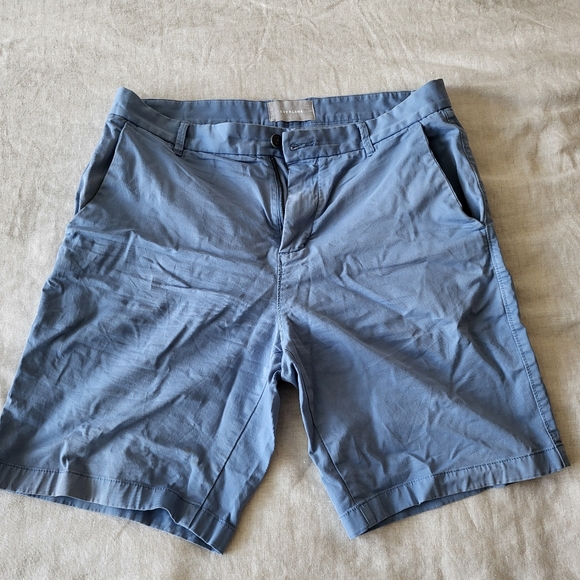 Everlane 7" Performance Chino Short - Picture 3 of 3